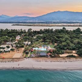 Belambra Clubs Borgo - Pineto, hotel u gradu Borgo