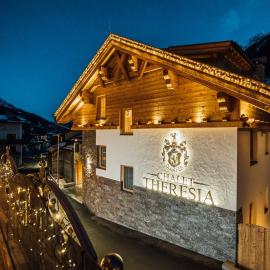 Chalet Theresia، فندق في كابل