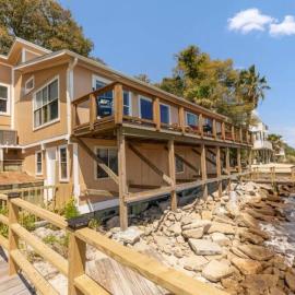 Sunset Stay-Waterfront-Arcade, hotel a Niceville