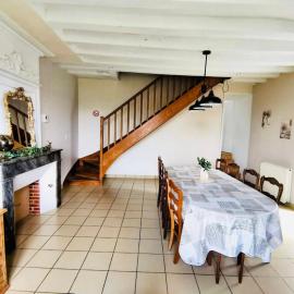 Maison pour 6 ou 8 personnes, Hotel in Vihiers