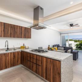 Believe Condo Flamingos 302 | 3BR/2BA Bucerias, pool, gym & balcony, hotel en Bucerías