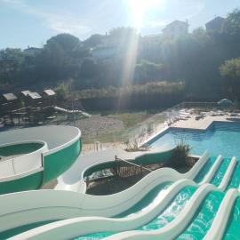 camping nature le Valenty Lot en vallée de la Dordogne toboggan géant piscine mini golf, Hotel in Soturac