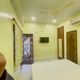 The Cruze - Premium Hotel, hotel in Gulzārbāgh