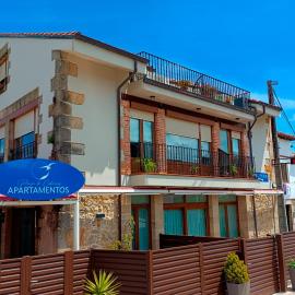 Apartamentos Playa De Cóbreces, hotel in Cóbreces