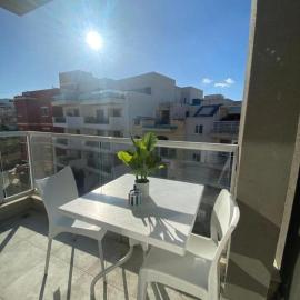 Marija Block St Julian's Apartments, Hotel in Is-Swieqi