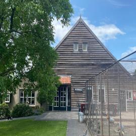 Farmhouse in Nieuwleusen near Lake and Nature, hotel in Bergen op Zoom