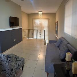 Comfortable apartment in Villas del Golf, Chitré، فندق في تشيتري