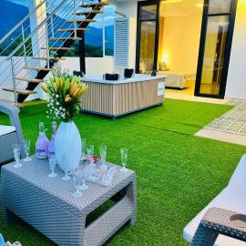 Encanto del Llano Luxury Apartment with Jacuzzi Terrace, Hotel in Restrepo