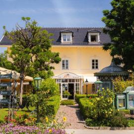 Komfortable Ferienwohnung im Sammareier Gutshof, hotel in Bad Birnbach
