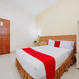 RedDoorz Plus at Amalio Hotel Surapati