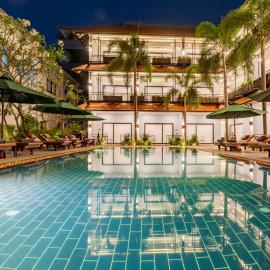 The Sears Residence Siem Reap, hotel in Phumĭ Réach Born