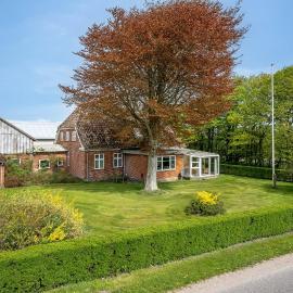 Bondegårdsferie med fiskemuligheder, khách sạn ở Bredebro