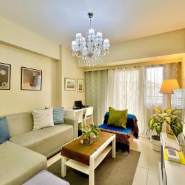 Viesnīca Wanderlust Getaway at Tagaytay high floor, balcony with views & own parking pilsētā Cavite