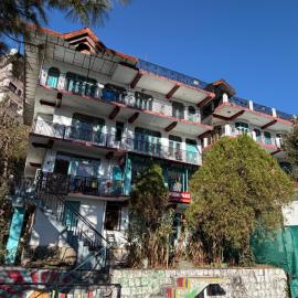 Freedom Palace Hotel、ダルムシャーラのホテル