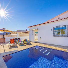 Villa Kuki - PlusHolidays, Hotel in Calpe