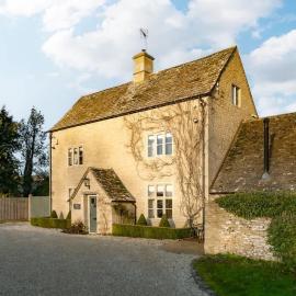 Group Stay in the heart of Bibury