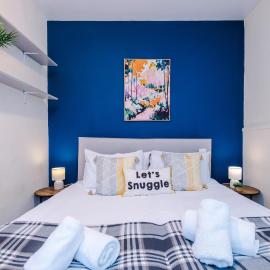 Modern Haven 2BR Family and Contractor Stay Sleeps 4 Fully Furnished Parking Long and Short Stays by Harper Short Stays