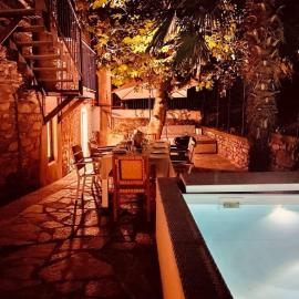 Lago Lounge & Pool