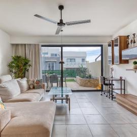 Elegant 3 bedroom apartment, family friendly with sun terrace and hot tub SMAS1-1, מלון במרססקלה