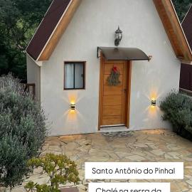 VILLA ITÁLIA CHALÉ、サント・アントーニオ・ド・ピニャウのホテル