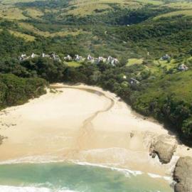 Cheerful 3 Bedroom Cottage with Private Beach