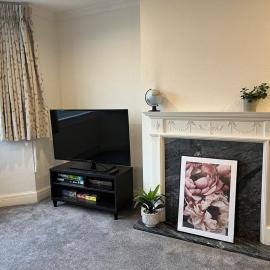 Harry Potter Studios Bungalow and Private Garden with Parking, hotel in Watford