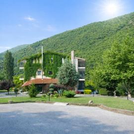 Agriani Hotel - Xanthi Pool & Mountain Views, hotel en Xánthi