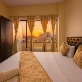 JBS Comfort Residency Zirakpur Chandigarh # Couple friendly # Parking # lift #Travelers Choice, hôtel à Chandigarh