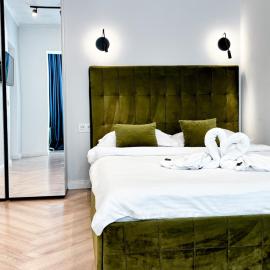 Camden Apart Walk in Shower, Smart TV, Queen Bed