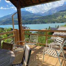 CHALET SAVINES LE LAC, viešbutis mieste Savines