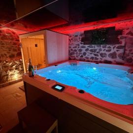 Les Murmures du Rhône - Appartement Cosy et Lumineux، فندق في Andance