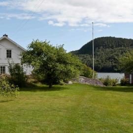 Authentic Cabin On Private Islet In Oslo Fjord, hotel in Sætre