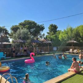 ZEcamping 3 étoiles avec piscine chauffée - bar et restaurant, hotel u gradu Pezenas