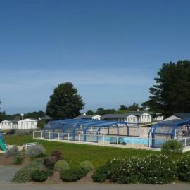 ZEcamping 2 étoiles piscine couverte chiens acceptés hammam et jacuzzi, hotel sa Plestin-les-Grèves