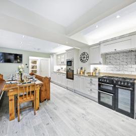Matlock में, होटल Large Victorian Family Home, Central Matlock, Hot Tub and Games Room, 13 Guests