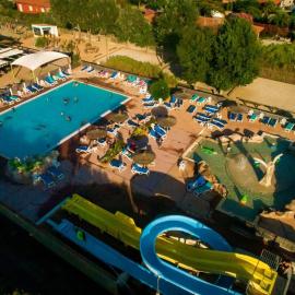 ZEcamping 4 étoiles avec chiens acceptés piscine chauffée à 1km de la plage