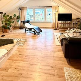 Rooftop Lounge Apartment 7 - Stilvoll wohnen nahe der Uniklinik Homburg, hotel in Homburg