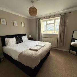 FREE Parking - Close to Brighton Beach - Ideal for Contractors - Local Pubs and Restaurants