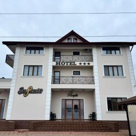 Hotel Infinit, hotel v destinácii Târgu Jiu