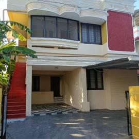 Dwaraka Serviced Villa - Near Sree Padmanabha Swamy Temple, Trivandrum -AC Rooms & Parking