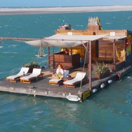 Yara Floating Villa, hotel in Guriú