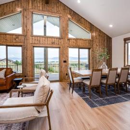 Blackbeary Cabin Bear Lake Views Hot Tub Occ 21, hotel in Garden City