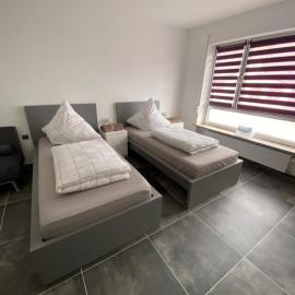Moderne 2 Zimmer Wohnung Küche und Bad im Zentrum, hotell i Merzig
