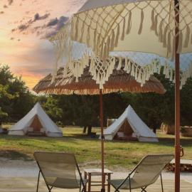NAUMAD Glamping, hotel v destinácii Champignelles