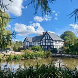 Historic Tudor House in rural Hereford -Two bedroom studio, hotel a Bodenham