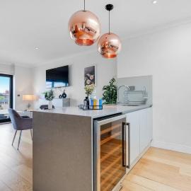 Stylish Huge Flat with Ensuite - Kew & Richmond, hotel in Brentford
