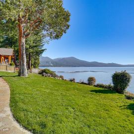Private Boat Slip & Views: Lake Almanor Getaway!, hotel in Westwood