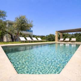 Luxury Villa Marian with Private Pool and Jacuzzi near the Beach of Georgioupoli, hotell i Georgioupolis