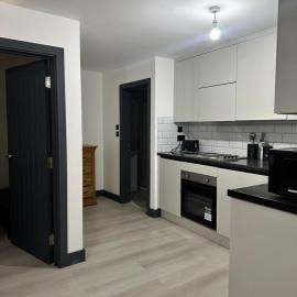 SOS House - Aylesbury, hotel a Buckinghamshire
