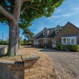 Viesnīca 4 Bed in Southwold oc-spn pilsētā Reydon